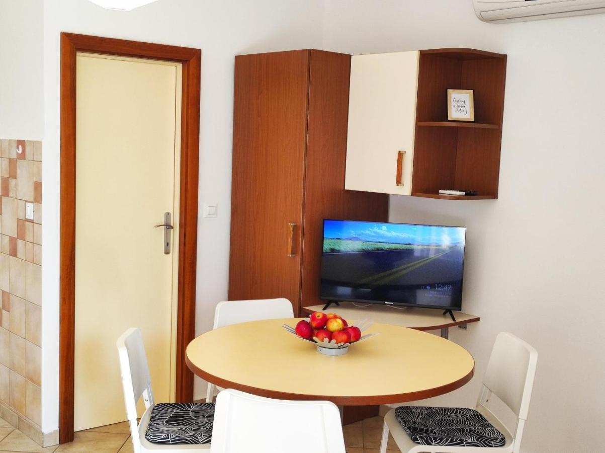 Apartment Rose Krk Town Exterior foto